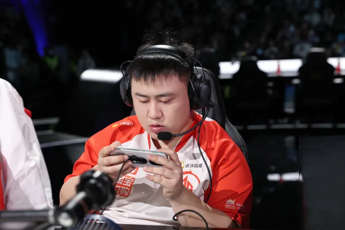 LOL赛事官网-晋级S组，AG发布赛后返图并配文：S组我们继续加油